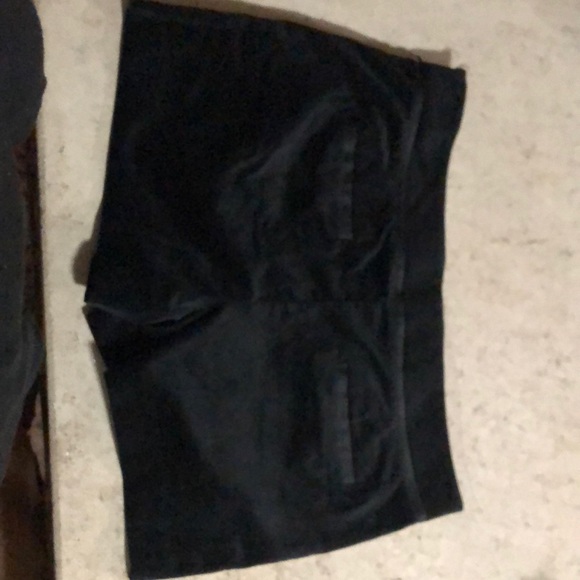 Beautiful  shorts. - Picture 2 of 7